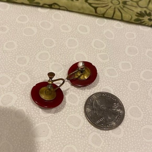 VTG BAKELITE Cherry Red Carved Button EARRINGS - Picture 6 of 9